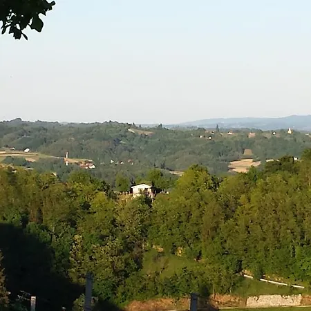 House Sumrak 公寓 *